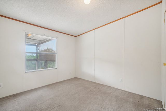 140 Lake Terrace Dr, Lakehills, TX 78063