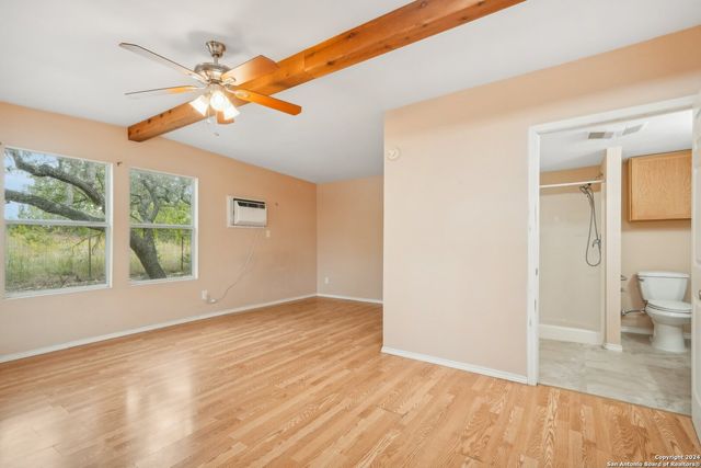 140 Lake Terrace Dr, Lakehills, TX 78063