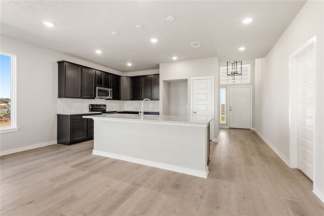 353 Harvest Lake Drive, Snook, TX 77878