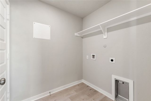 353 Harvest Lake Drive, Snook, TX 77878