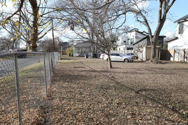 1121 Henninger ST, Austin, TX 78702