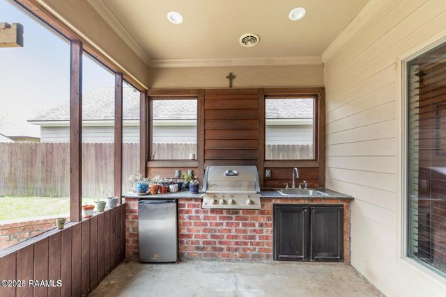 126 Heathwood Drive, Broussard, LA 70518