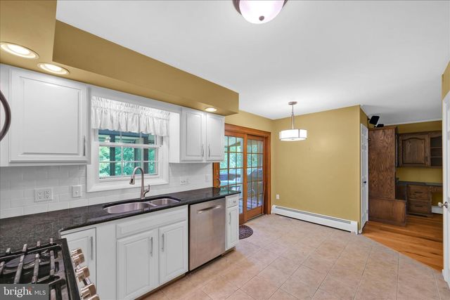 50 TIMBER RD, Pottsville, PA 17901