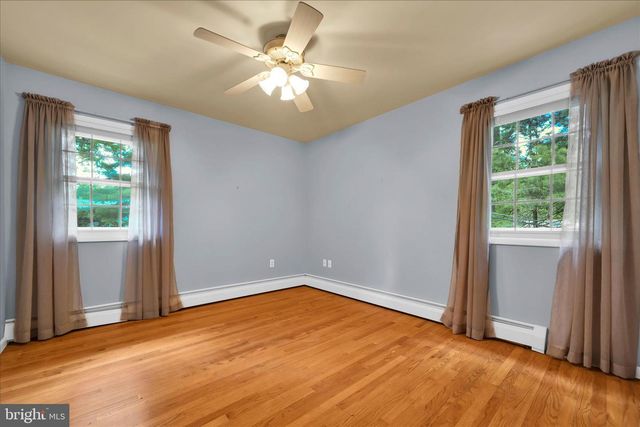 50 TIMBER RD, Pottsville, PA 17901