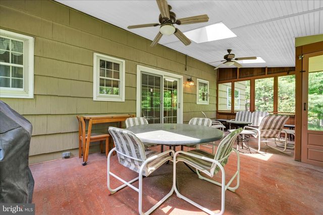 50 TIMBER RD, Pottsville, PA 17901