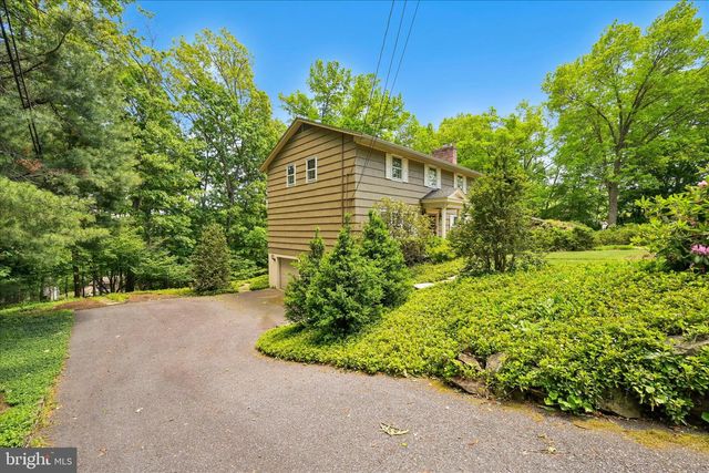 50 TIMBER RD, Pottsville, PA 17901