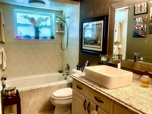 7225 8TH AVENUE LOOP W, Bradenton, FL 34209