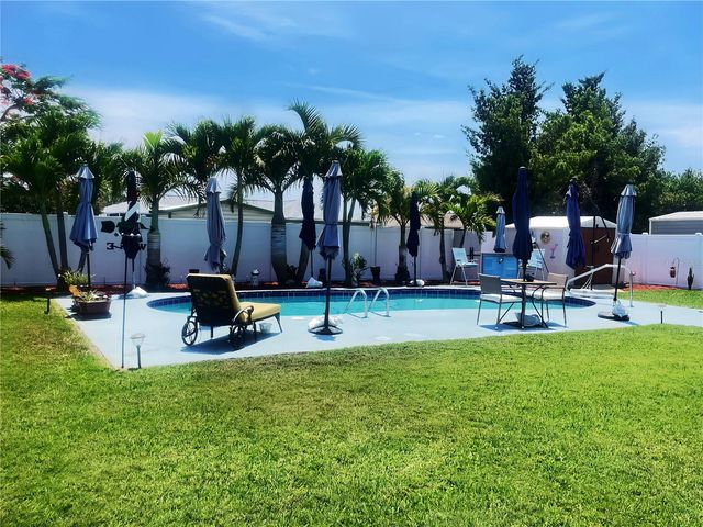 7225 8TH AVENUE LOOP W, Bradenton, FL 34209