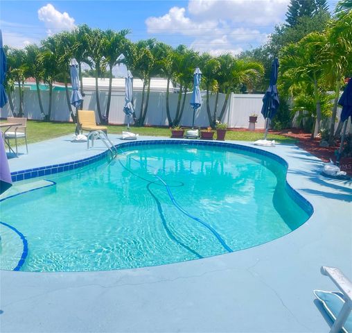 7225 8TH AVENUE LOOP W, Bradenton, FL 34209