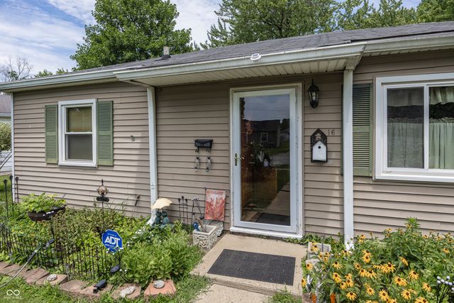 16 Allen Lane, Greenfield, IN 46140