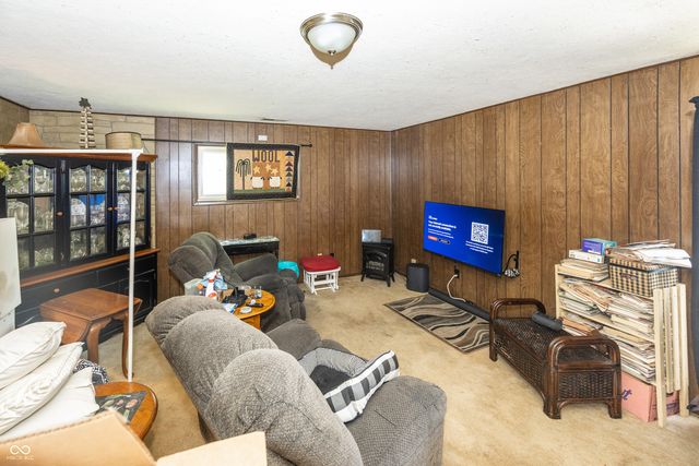 16 Allen Lane, Greenfield, IN 46140