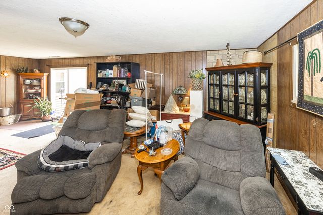 16 Allen Lane, Greenfield, IN 46140