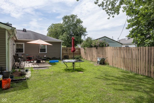 16 Allen Lane, Greenfield, IN 46140