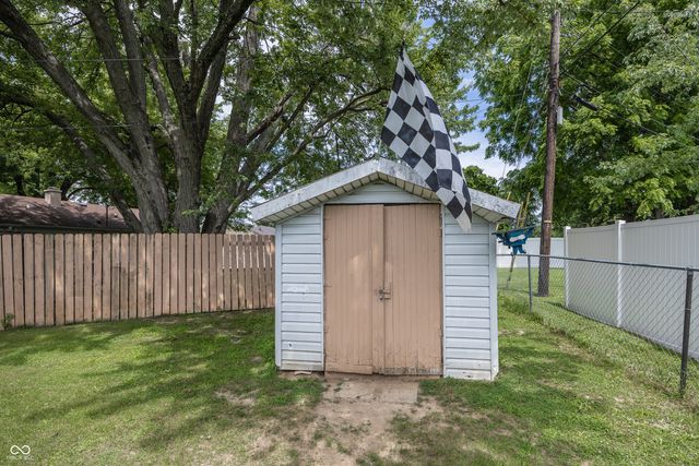 16 Allen Lane, Greenfield, IN 46140