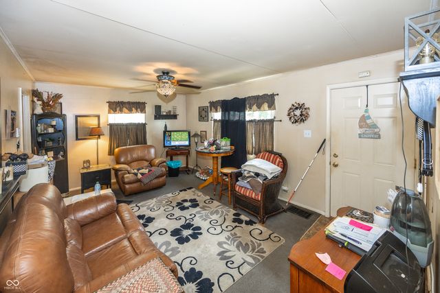 16 Allen Lane, Greenfield, IN 46140