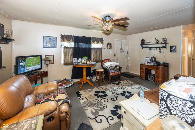 16 Allen Lane, Greenfield, IN 46140