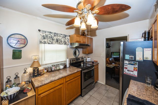16 Allen Lane, Greenfield, IN 46140