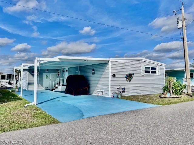 5519 Sir Walter WAY, North Fort Myers, FL 33917