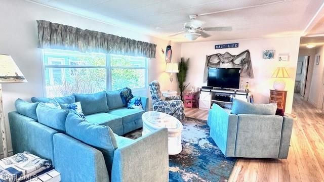 5519 Sir Walter WAY, North Fort Myers, FL 33917