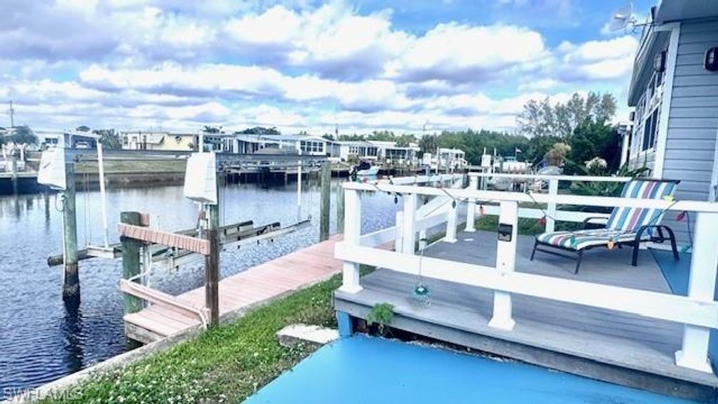 5519 Sir Walter WAY, NORTH FORT MYERS, FL 33917 — photo 4