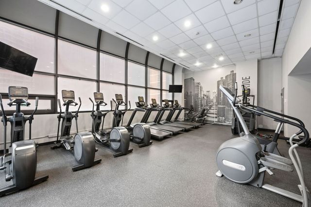 211 E OHIO Street 2106, Chicago, IL 60611