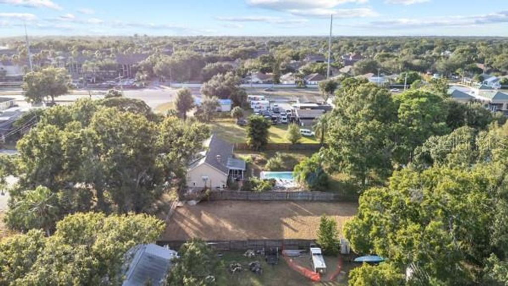 8715 MAYFLOWER ROAD, Tampa, FL 33615