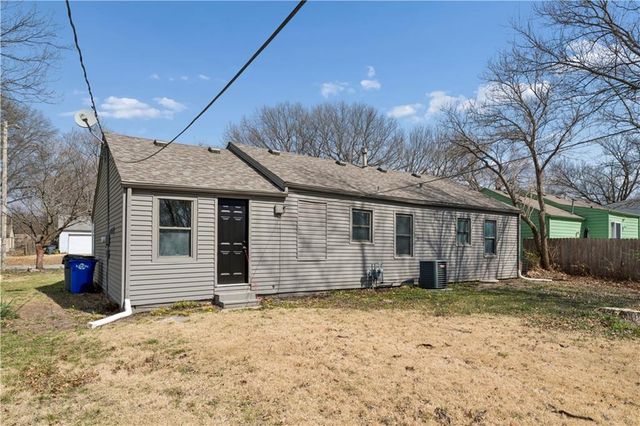 1113 E Cedar Street, Olathe, KS 66061