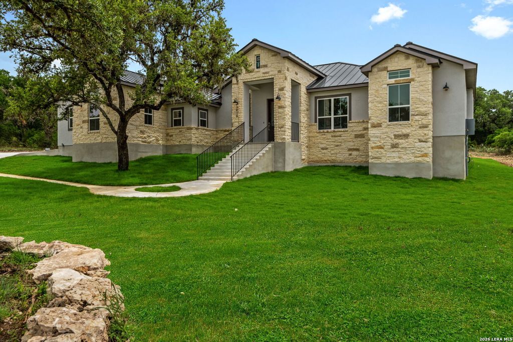 2440 Triple Peak, Canyon Lake, TX 78133