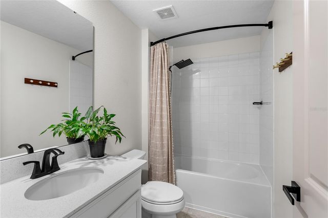 5693 ALENLON WAY, Mount Dora, FL 32757