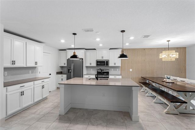 5693 ALENLON WAY, Mount Dora, FL 32757