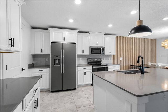 5693 ALENLON WAY, Mount Dora, FL 32757