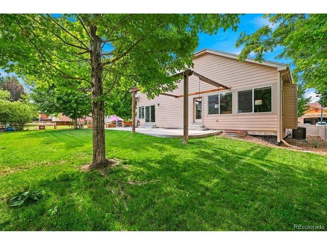 5507 Mustang Dr, Longmont, CO 80504