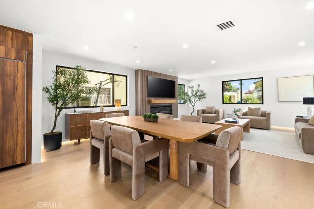 2621 S Bentley Avenue, Los Angeles, CA 90064