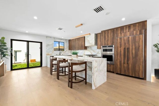 2621 S Bentley Avenue, Los Angeles, CA 90064