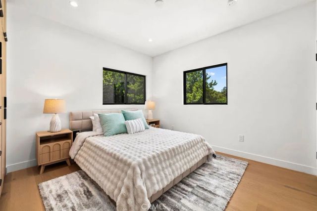 2621 S Bentley Avenue, Los Angeles, CA 90064
