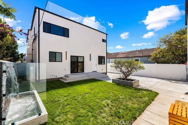 2621 S Bentley Avenue, Los Angeles, CA 90064