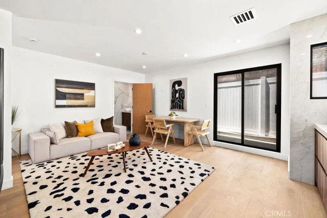 2621 S Bentley Avenue, Los Angeles, CA 90064