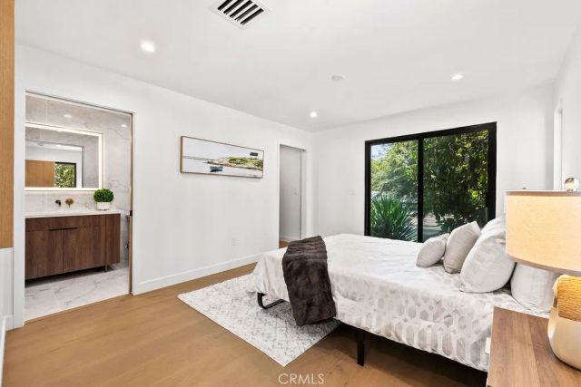 2621 S Bentley Avenue, Los Angeles, CA 90064