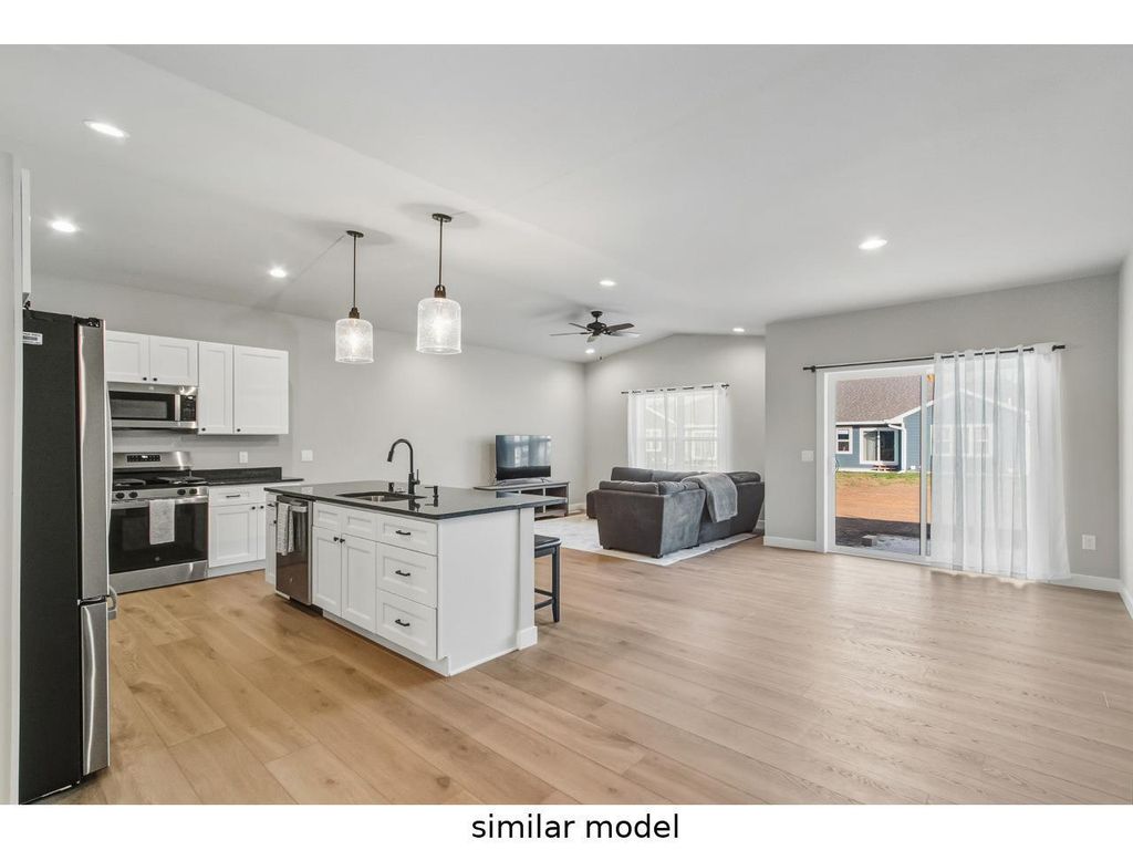 110 Hill Row, Portage, WI 53901