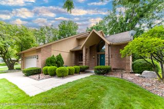 3601 Muirfield Drive, Lansing, MI 48911