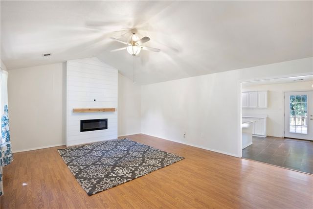 1375 Pine Hill Road, Dover, AR 72837