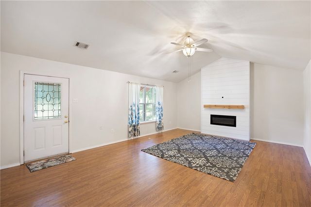 1375 Pine Hill Road, Dover, AR 72837