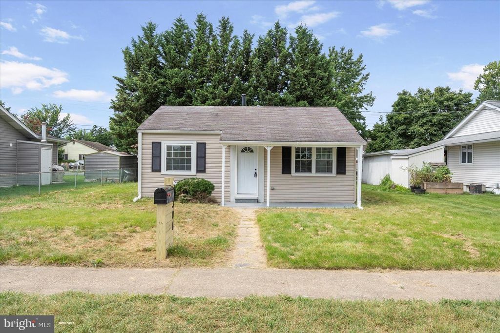 1306 WILSON POINT RD, Middle River, MD 21220