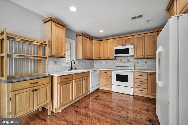 20 GATEHOUSE LN, Doylestown, PA 18901