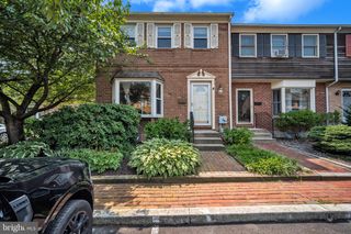 20 GATEHOUSE LN, Doylestown, PA 18901