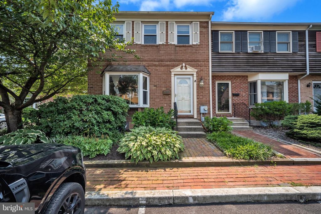 20 GATEHOUSE LN, Doylestown, PA 18901