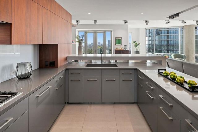 3415 6th Avenue 14, San Diego, CA 92103