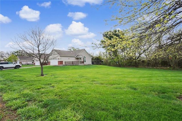 204 Crimson Avenue, Baldwin City, KS 66006