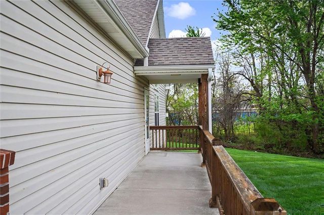 204 Crimson Avenue, Baldwin City, KS 66006