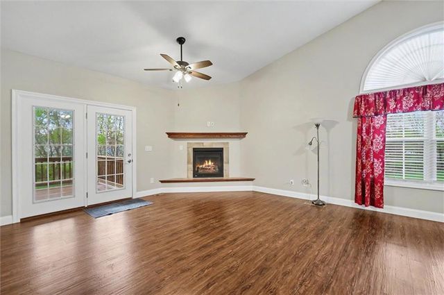 204 Crimson Avenue, Baldwin City, KS 66006